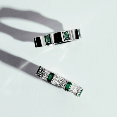 Кольцо Kazanskiy, белое золото 18 карат, бриллианты, изумруды, 4 мм